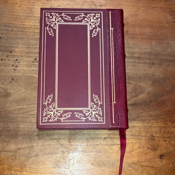 Book: Red Leather Bound 'The Call of the Wild' by Jack London Book - Picture 4 of 16